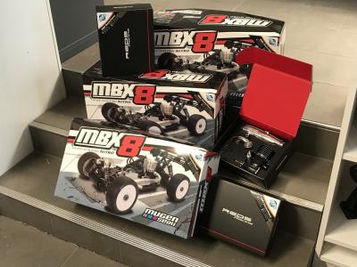 Nur noch 3 Stück auf Lager vom Mugen Seiki 1:8 GP 4WD MBX-8 Combo Paket: wenn weg, dann weg! 