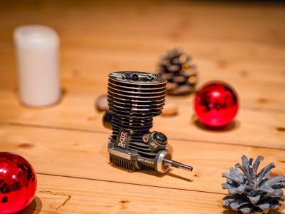 Starke Performance unterm Weihnachtsbaum mit dem Nova Engines .21 B3 Verbrennermotor