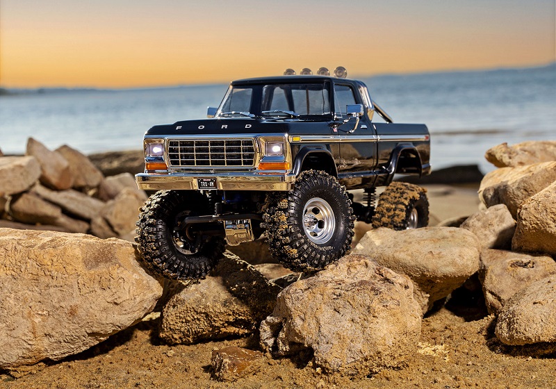 MODEL 97044-1: TRX-4M High Trail™ Edition Scale and Trail® crawler with Ford® F-150® pickup body: 1/18 scale 4X4 trail truck, fully-assembled, Ready-To-Drive®, with TQ™ 2.4 GHz 2-channel transmitter, and ECM-2.5™ waterproof electronics. 
